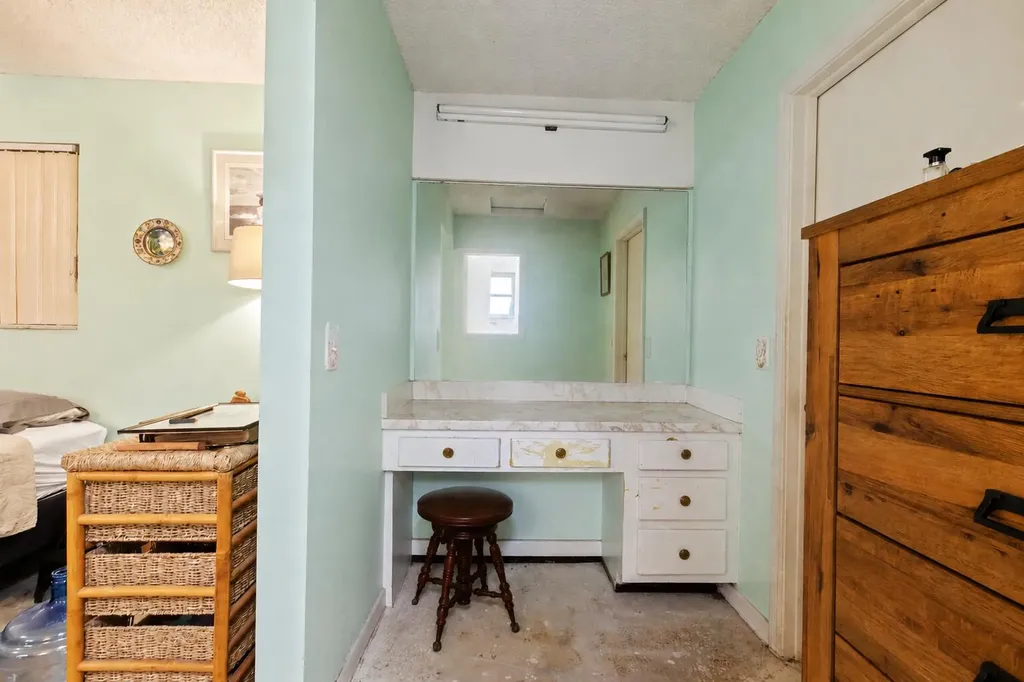 6241 SW 14th Street Plantation FL 33317