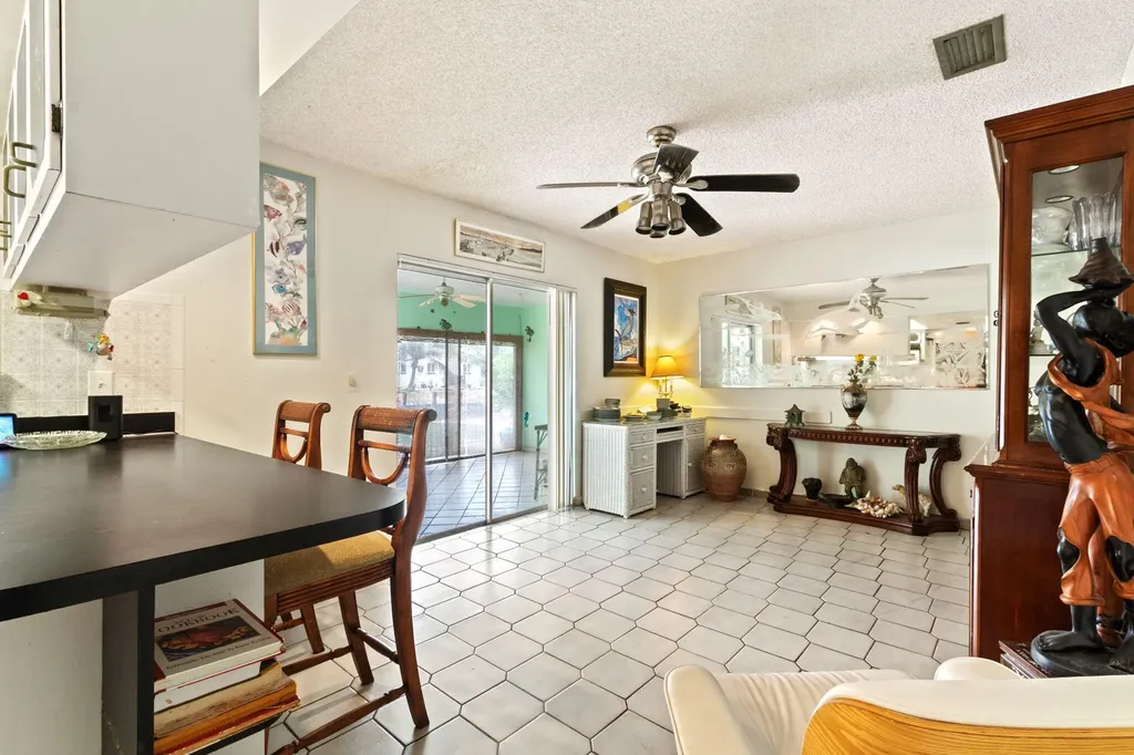 6241 SW 14th Street Plantation FL 33317