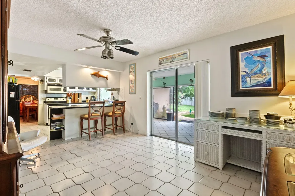 6241 SW 14th Street Plantation FL 33317