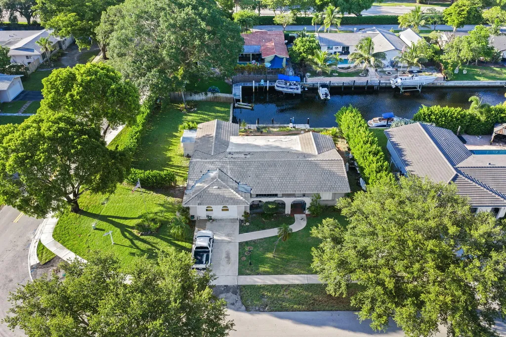 6241 SW 14th Street Plantation FL 33317