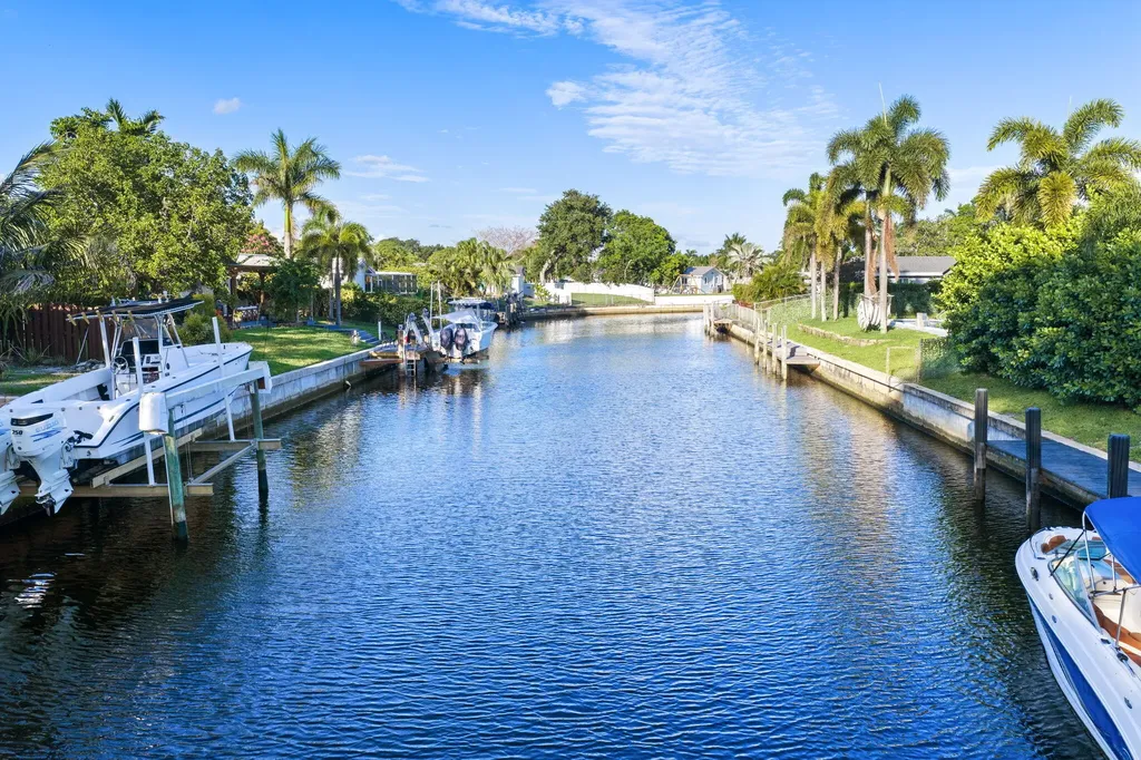 6241 SW 14th Street Plantation FL 33317