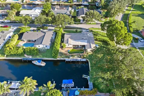 6241 SW 14th Street Plantation FL 33317