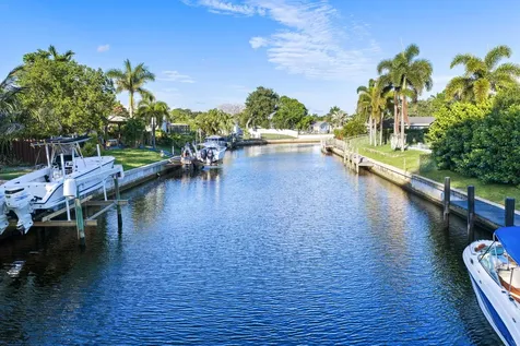 6241 SW 14th Street Plantation FL 33317