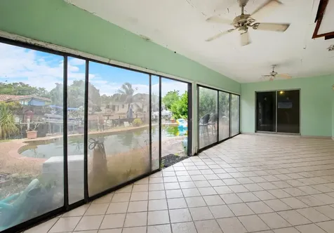 6241 SW 14th Street Plantation FL 33317