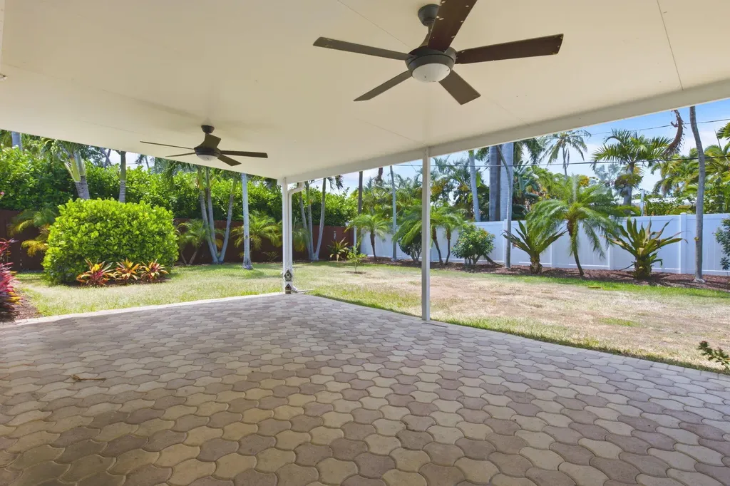 1745 NE 36th Street Oakland Park FL 33334