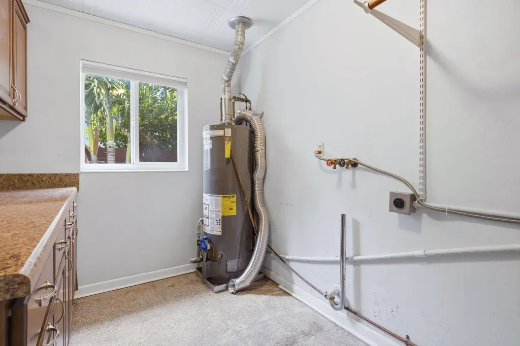 1745 NE 36th Street Oakland Park FL 33334
