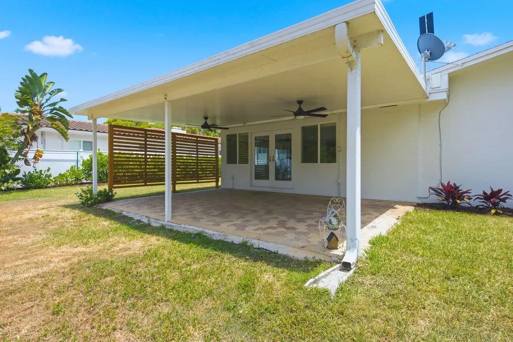 1745 NE 36th Street Oakland Park FL 33334