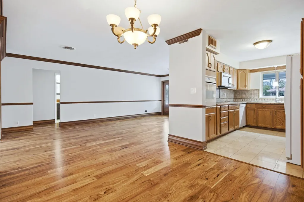 1745 NE 36th Street Oakland Park FL 33334