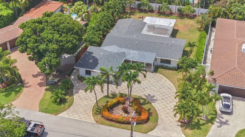 1745 NE 36th Street Oakland Park FL 33334