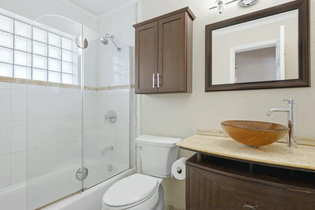 1745 NE 36th Street Oakland Park FL 33334