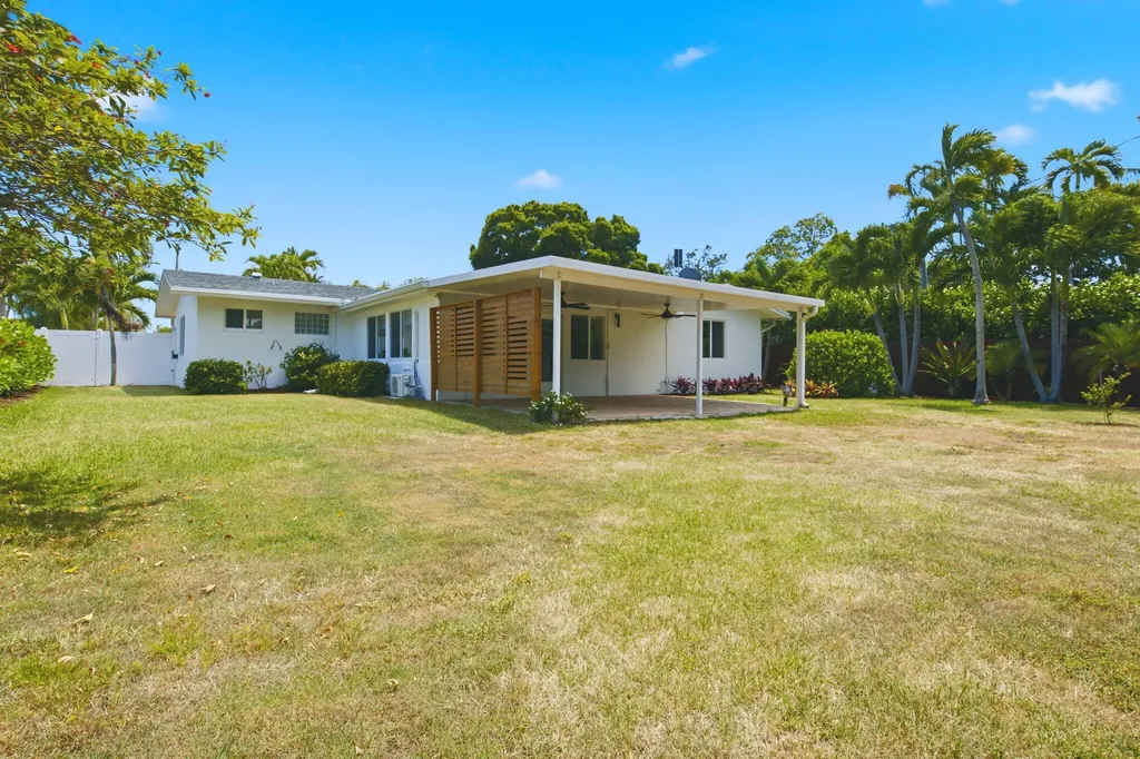 1745 NE 36th Street Oakland Park FL 33334