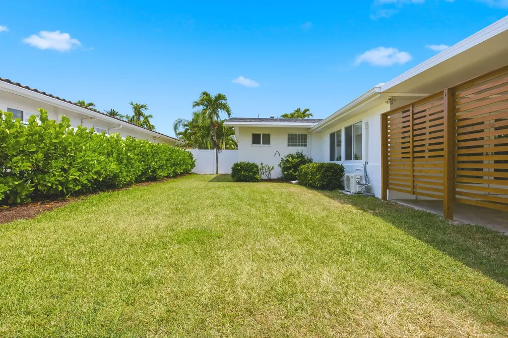 1745 NE 36th Street Oakland Park FL 33334
