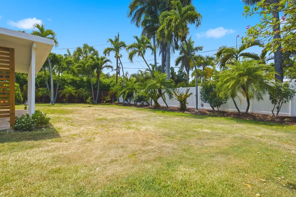 1745 NE 36th Street Oakland Park FL 33334