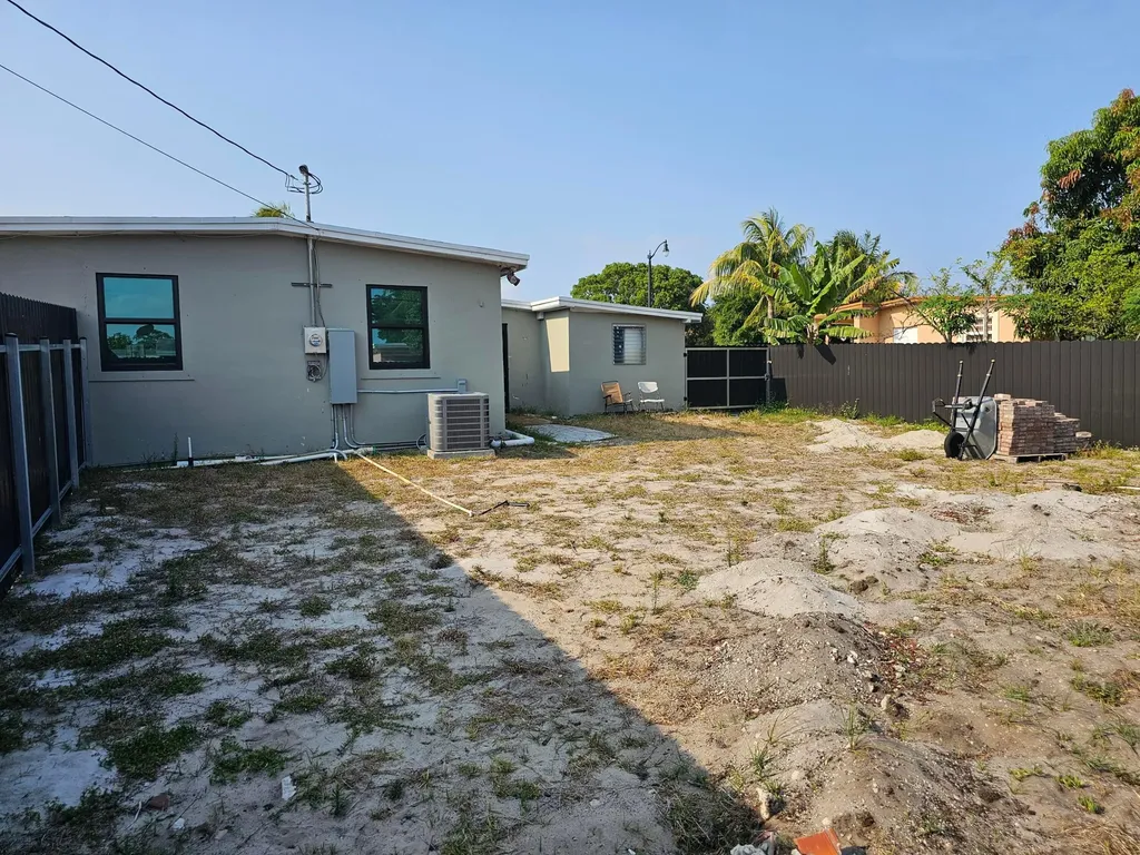 1330 NE 41st Drive Pompano Beach FL 33064