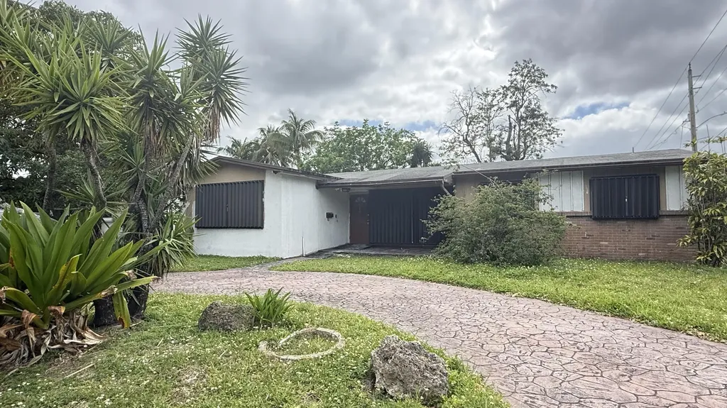 818 N 46th Avenue Hollywood FL 33021