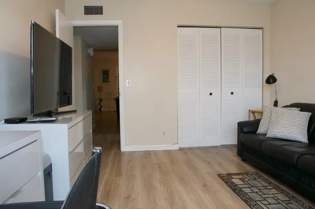 133 Flanders C Delray Beach FL 33484