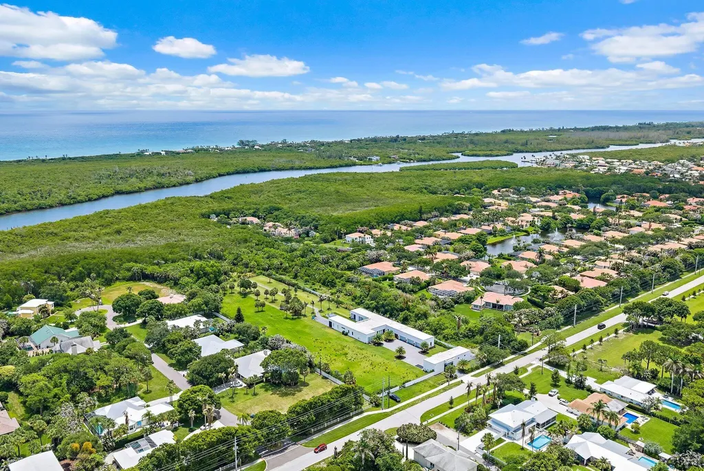 9741 SE Gomez Avenue Hobe Sound FL 33455