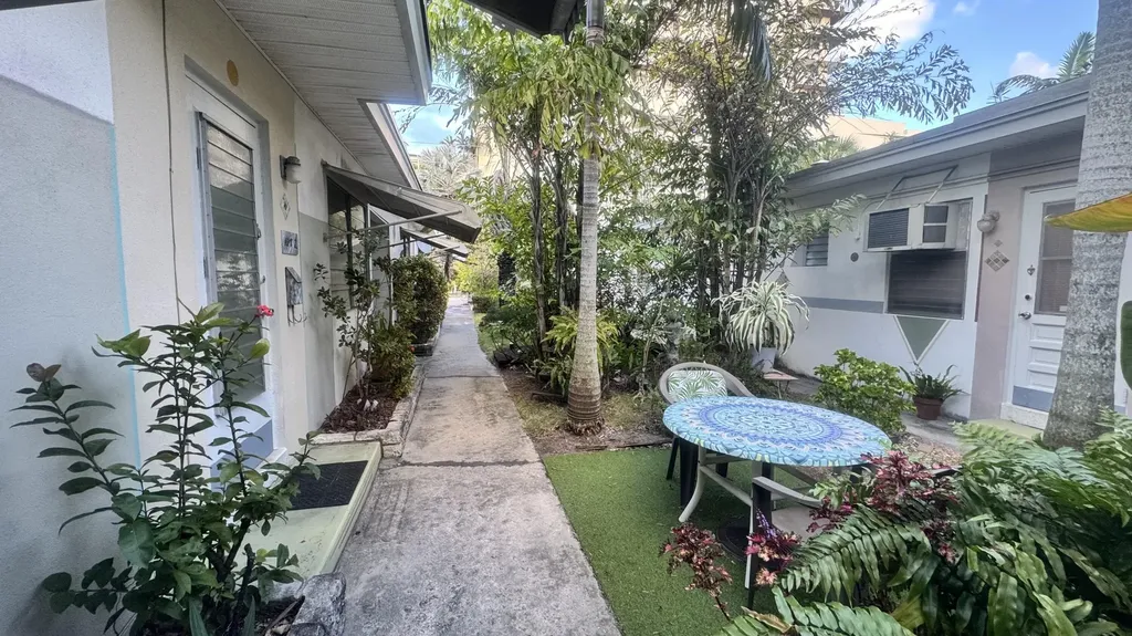 717 NE 5th Avenue Fort Lauderdale FL 33304
