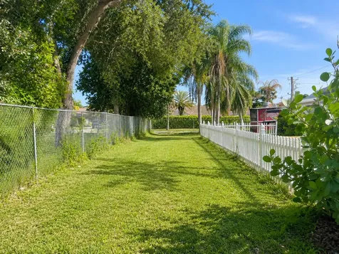 2411 SE Morningside Boulevard Port St Lucie FL 34952
