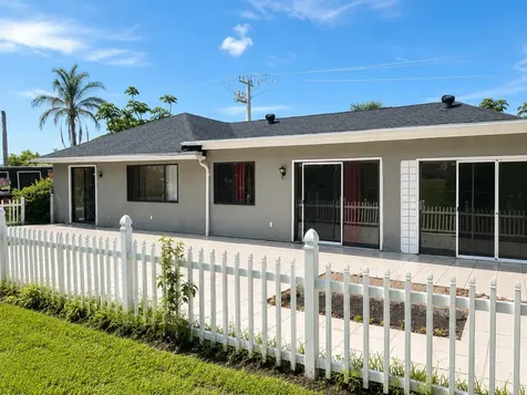 2411 SE Morningside Boulevard Port St Lucie FL 34952