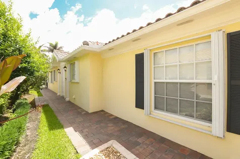 10653 SW Hartwick Drive Port St Lucie FL 34987