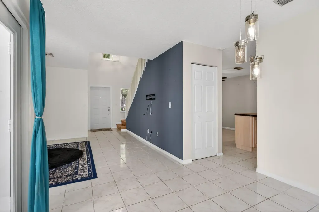 9812 NW 2nd Court Plantation FL 33324