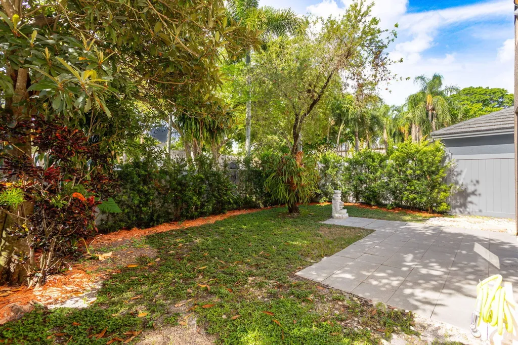9812 NW 2nd Court Plantation FL 33324