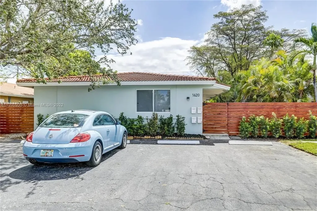 1620 NE 20th Avenue Fort Lauderdale FL 33305