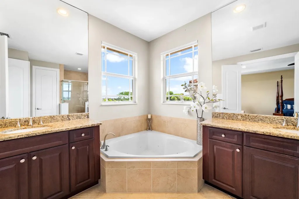 10151 Lake Vista Court Parkland FL 33076