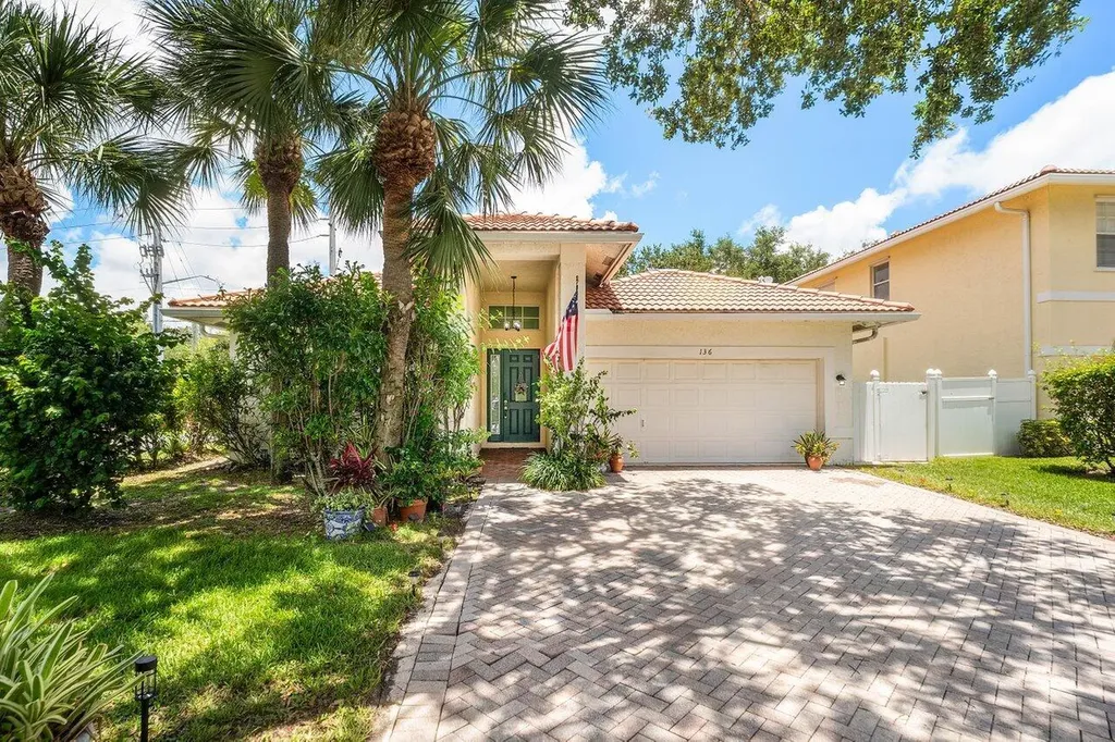 136 Hidden Hollow Terrace Palm Beach Gardens FL 33418