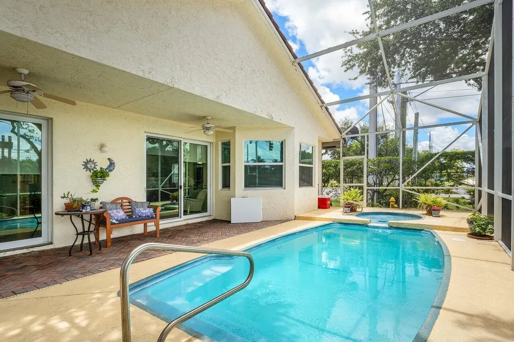 136 Hidden Hollow Terrace Palm Beach Gardens FL 33418