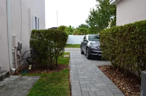 17093 SW 93rd Street Miami FL 33196
