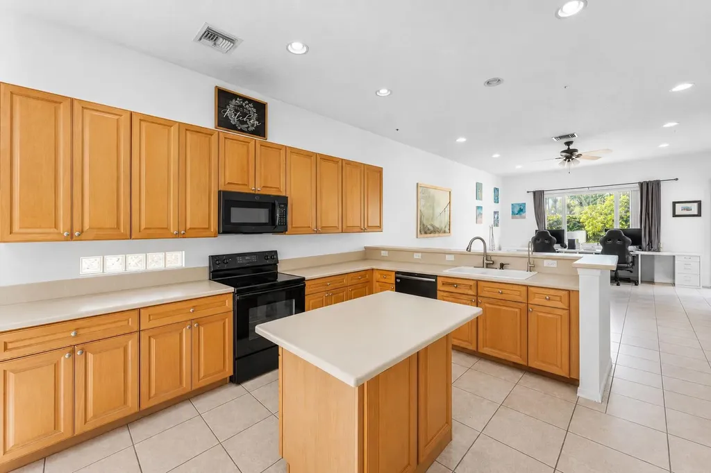 140 Bellezza Terrace Royal Palm Beach FL 33411