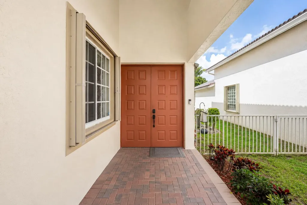 140 Bellezza Terrace Royal Palm Beach FL 33411