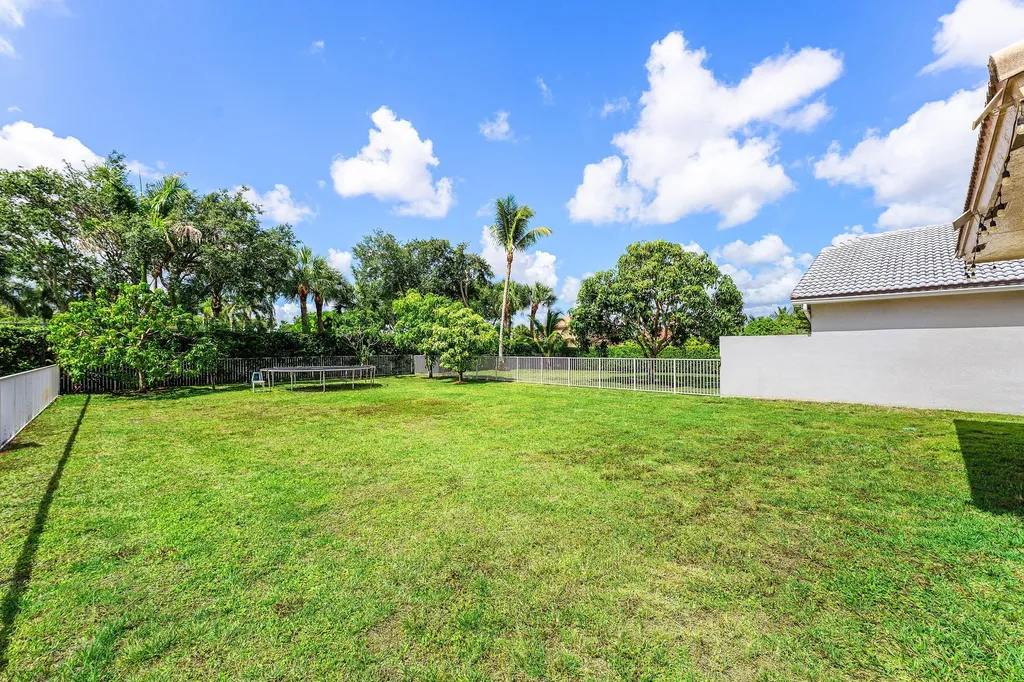 140 Bellezza Terrace Royal Palm Beach FL 33411