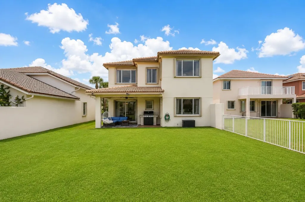 140 Bellezza Terrace Royal Palm Beach FL 33411