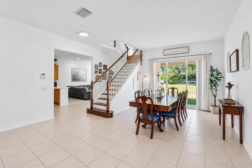 140 Bellezza Terrace Royal Palm Beach FL 33411