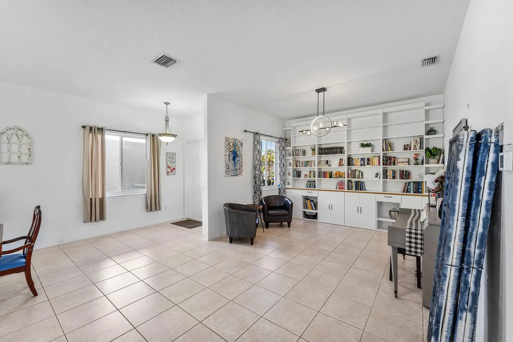 140 Bellezza Terrace Royal Palm Beach FL 33411