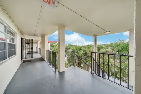 3070 NW 48th Terrace Lauderdale Lakes FL 33313