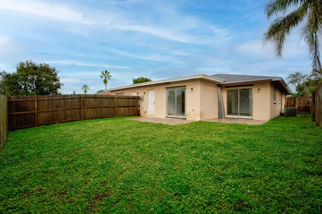 4698 Arthur Street Palm Beach Gardens FL 33418
