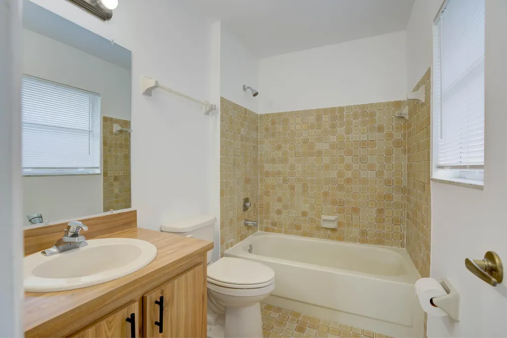 4698 Arthur Street Palm Beach Gardens FL 33418