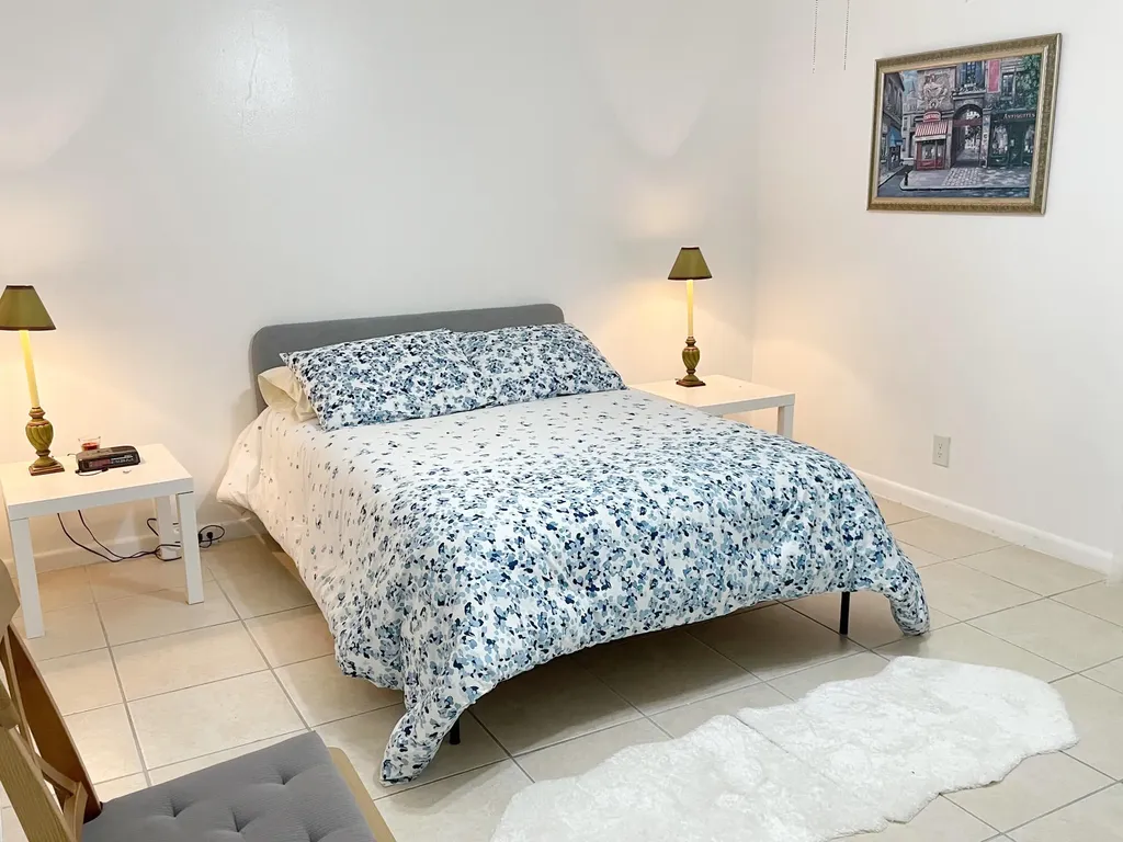 171 Suffolk F Boca Raton FL 33434