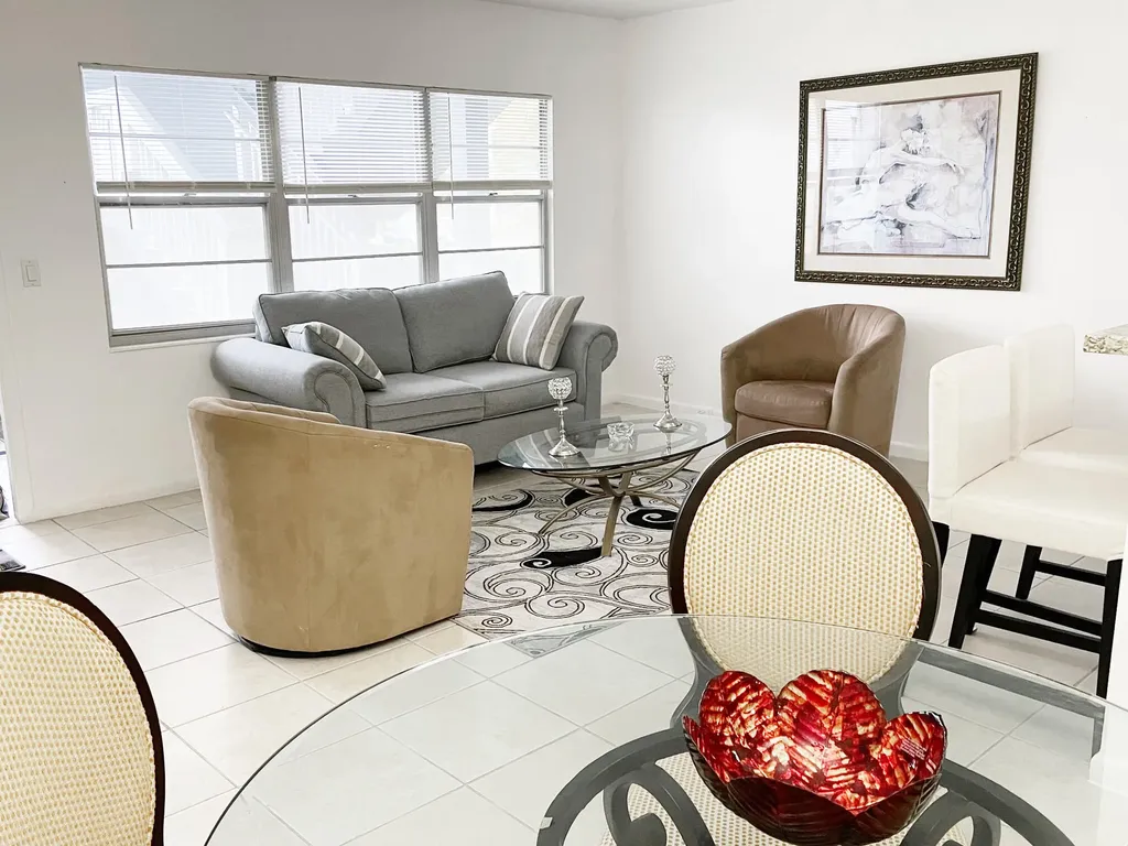 171 Suffolk F Boca Raton FL 33434