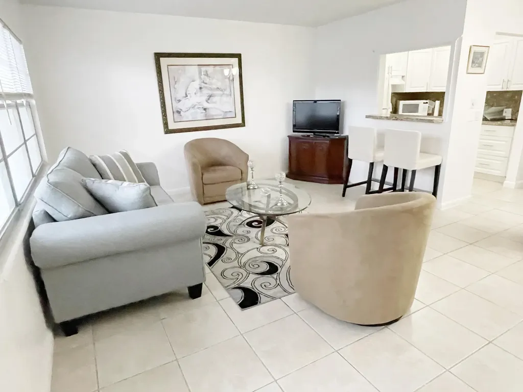 171 Suffolk F Boca Raton FL 33434