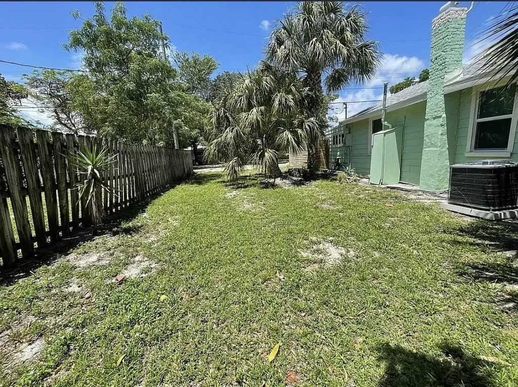 211 N E Street Lake Worth Beach FL 33460