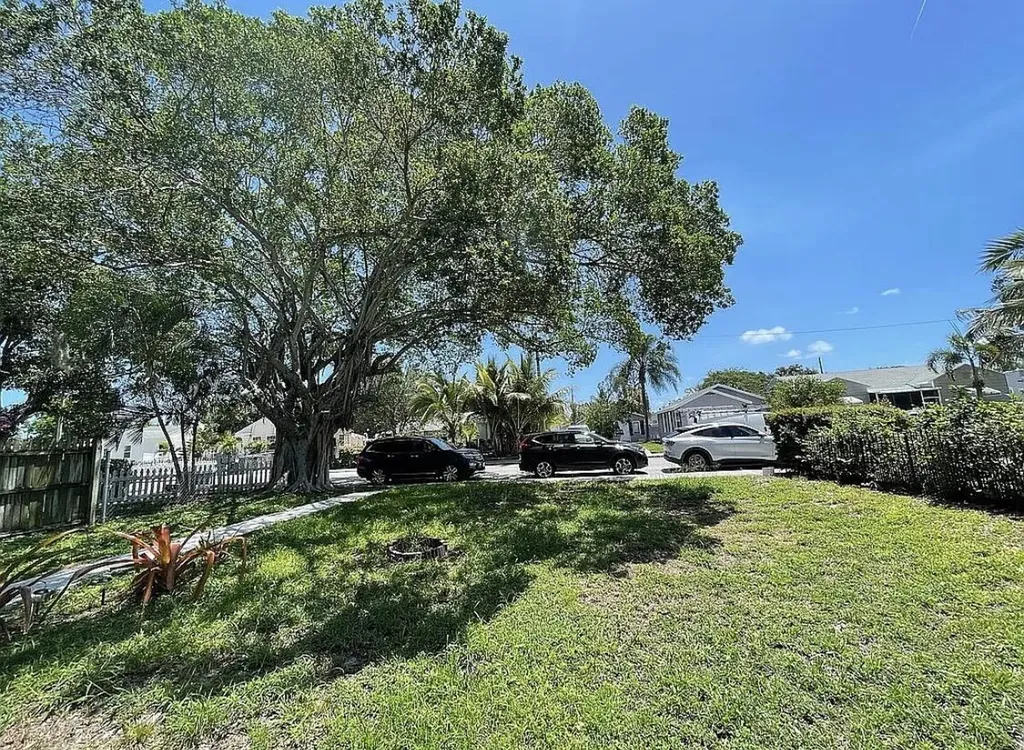 211 N E Street Lake Worth Beach FL 33460
