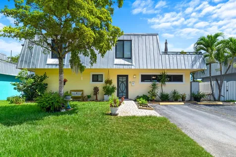 1351 NE 40th Place Oakland Park FL 33334