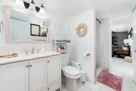 1351 NE 40th Place Oakland Park FL 33334