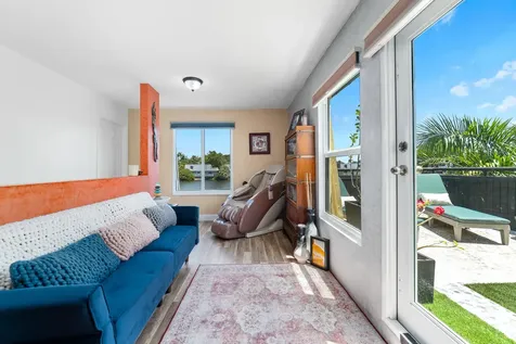 1351 NE 40th Place Oakland Park FL 33334