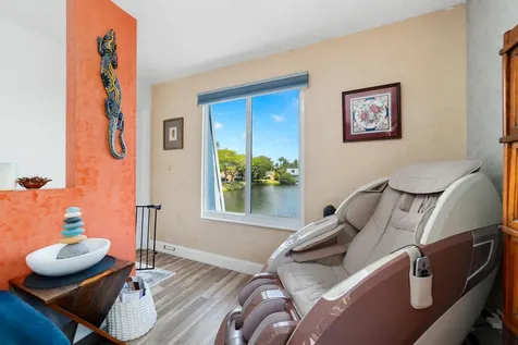 1351 NE 40th Place Oakland Park FL 33334